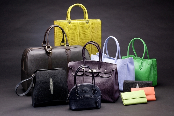 Three Types of Purses Every Woman Should Own - Charlotte Mason Motherhood